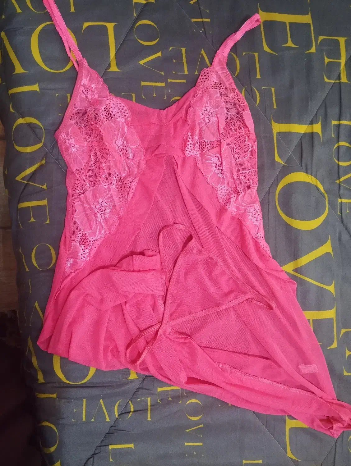 لباس نازک لباس خواب|لباس|فردوس (خراسان), |دیوار