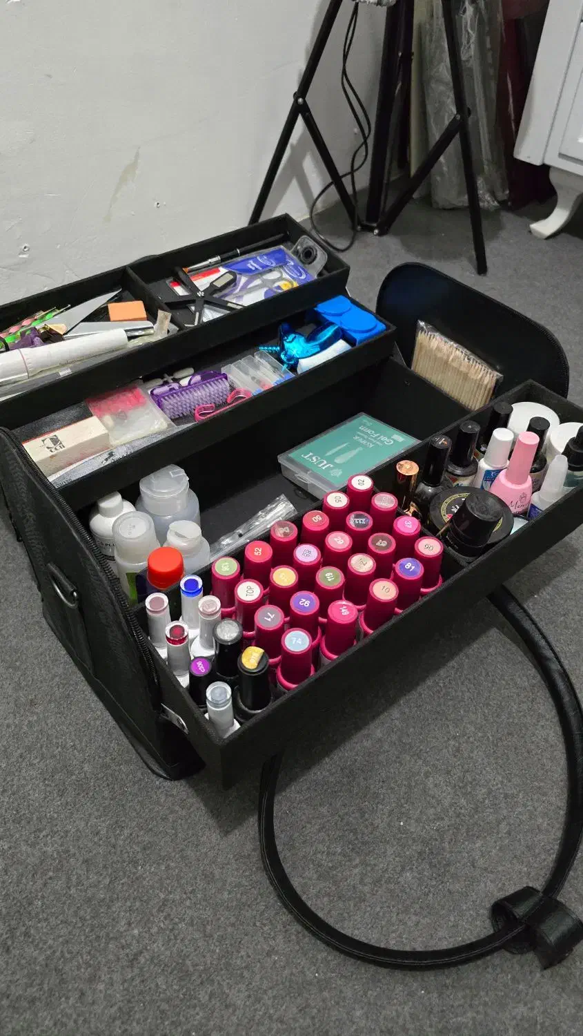 لوازم کاشت ناخن کامل و آکبند|آرایشی، بهداشتی، درمانی|تهران, شکیبا|دیوار