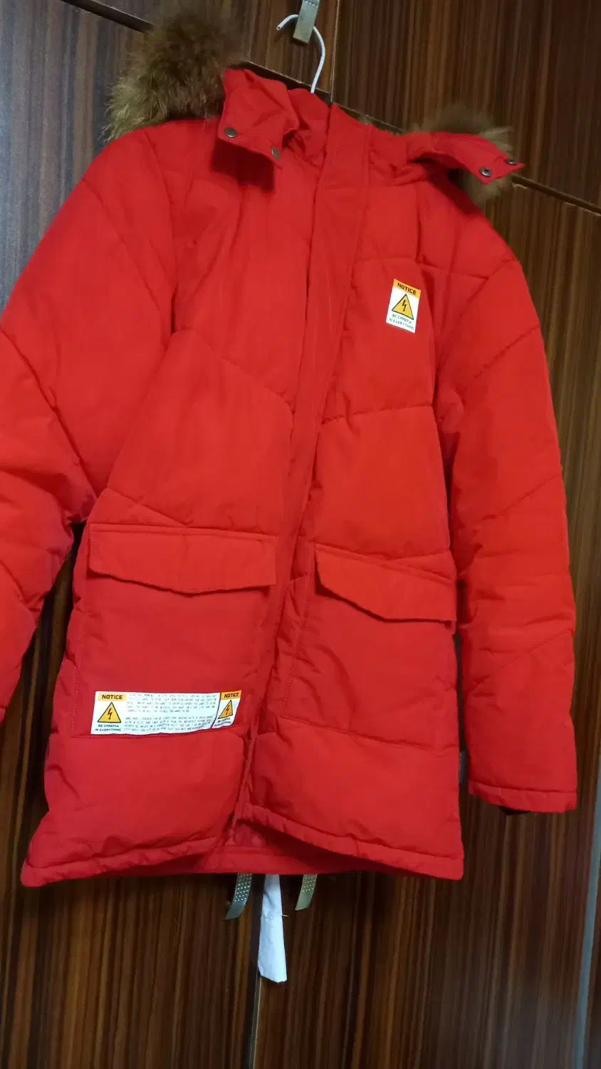 بارونی|لباس|رشت, صفاری|دیوار