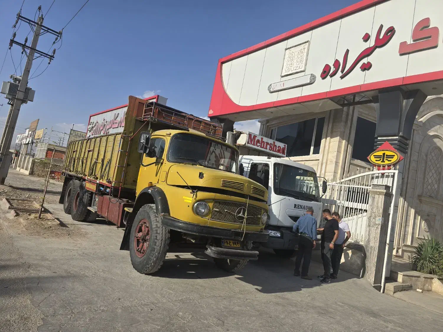 بنز مدل۵۳. رنو مدل۸۳|خودرو سنگین|شیراز, ریاستی|دیوار