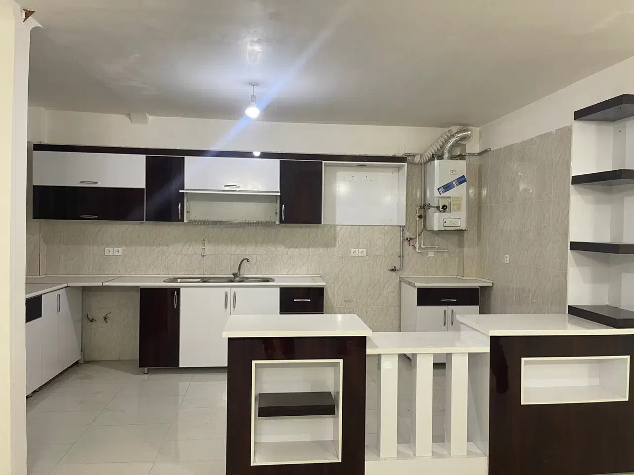 اجاره آپارتمان ۹۵ متری ۲ خوابه طبقه ۱ شیک و تمیز|اجارهٔ آپارتمان|کاشمر, |دیوار