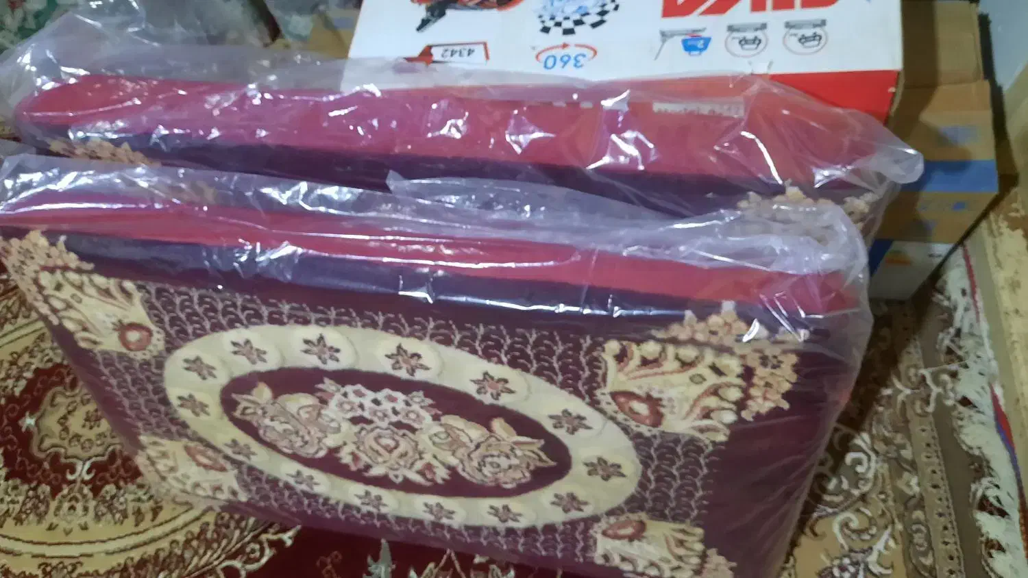 ۲عدد پشتی کاملا نونو درجه یک لنگرود|پشتی|رشت, لاکان|دیوار