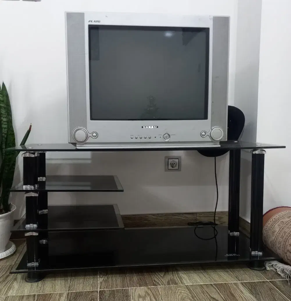 تلویزیون و میزتلویزیون|تلویزیون و پروژکتور|اردبیل, |دیوار