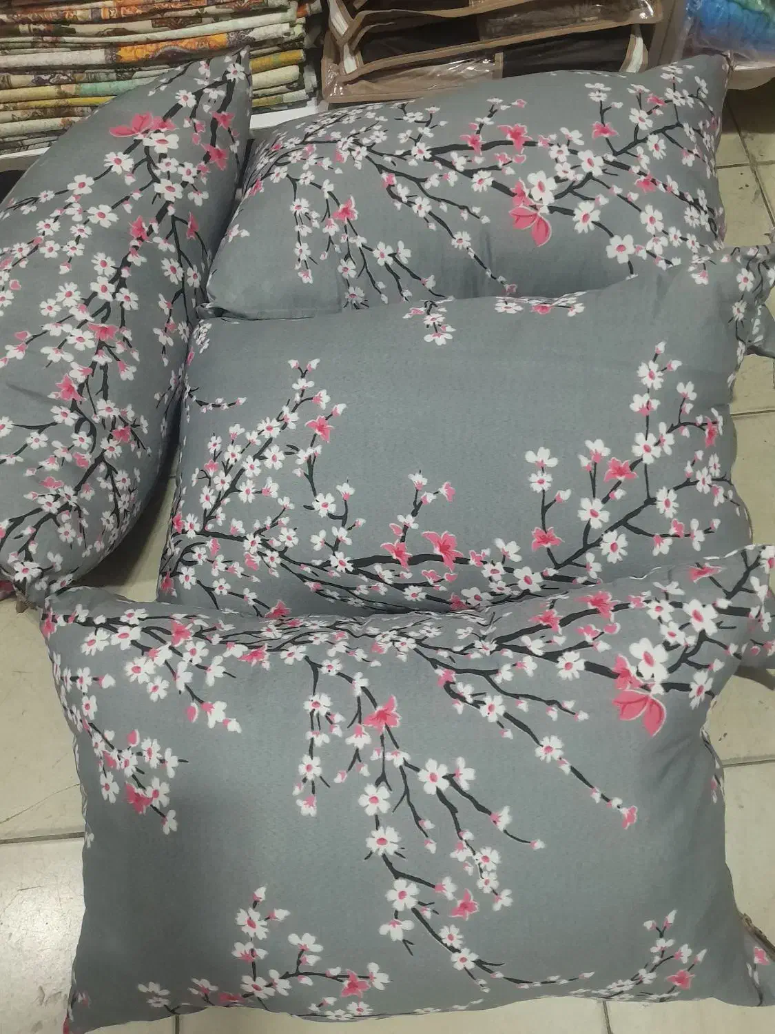 بالشت پرشده|رختخواب، بالش، پتو|گنبد کاووس, |دیوار