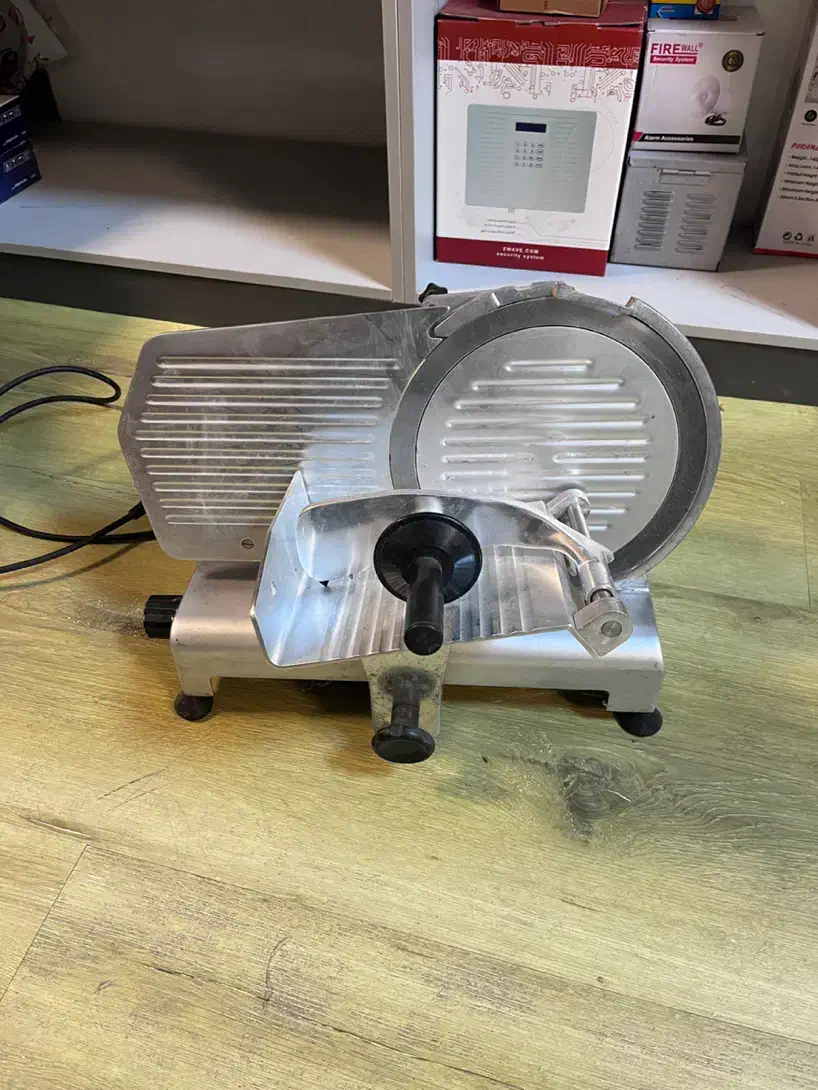 ترازو و کالباس بر ایتالیایی|فروشگاه و مغازه|لولمان, |دیوار