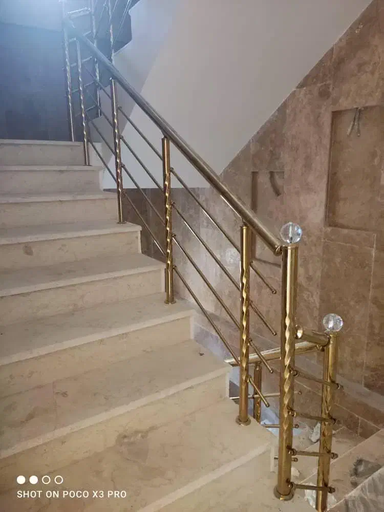 ساخت و نصب انواع نرده استیل، آلومینیوم و شیشه ای|مصالح و تجهیزات ساختمان|صدرا-فارس, فاز ۱|دیوار