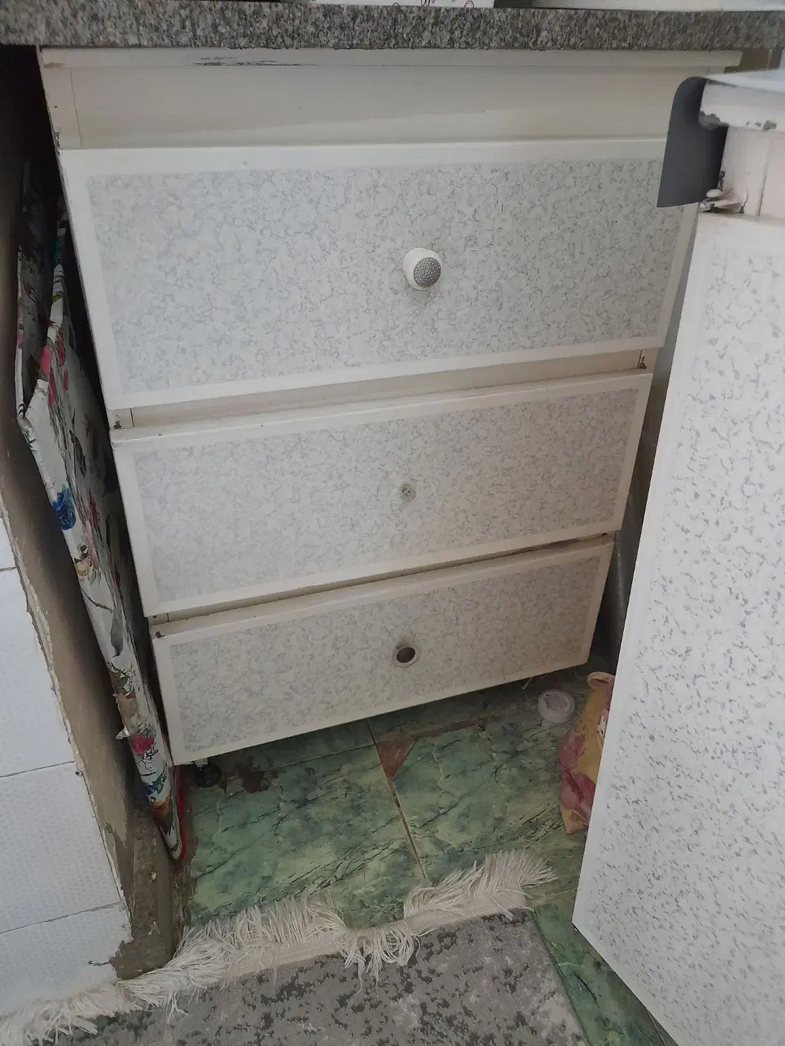 سرویس کابینت درحدنو شامل هودوسینک|آب‌چکان و نظم‌دهنده ظروف|نورآباد, |دیوار