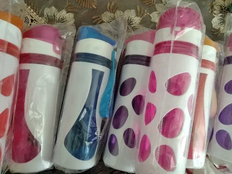 بطری آب|ظروف نگهدارنده، پلاستیکی، یک‌بارمصرف|شهرکرد, |دیوار