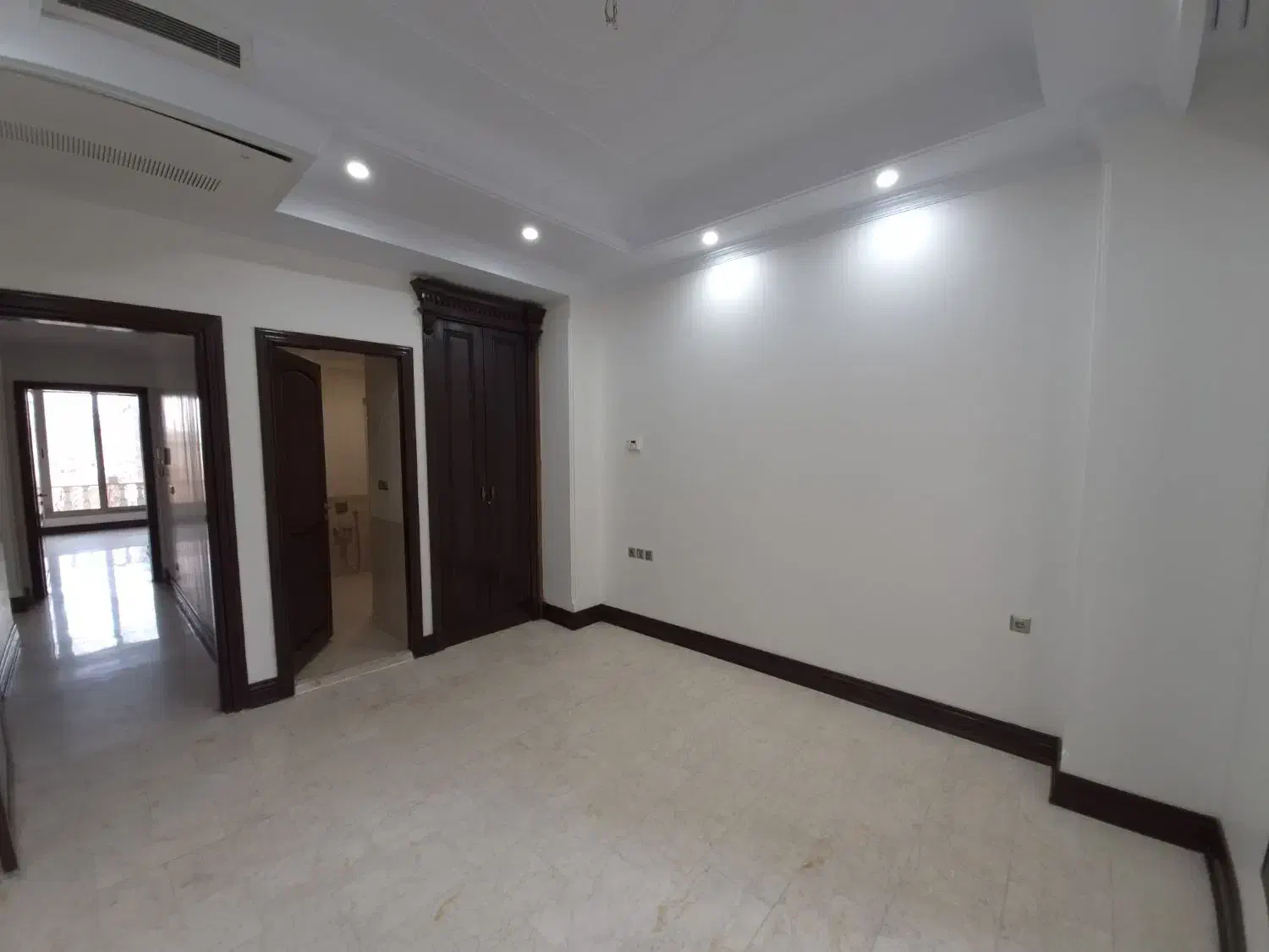 زعفرانیه۲۵۰متر ۴خواب مستر فول مشاعات ۲پارکینگ