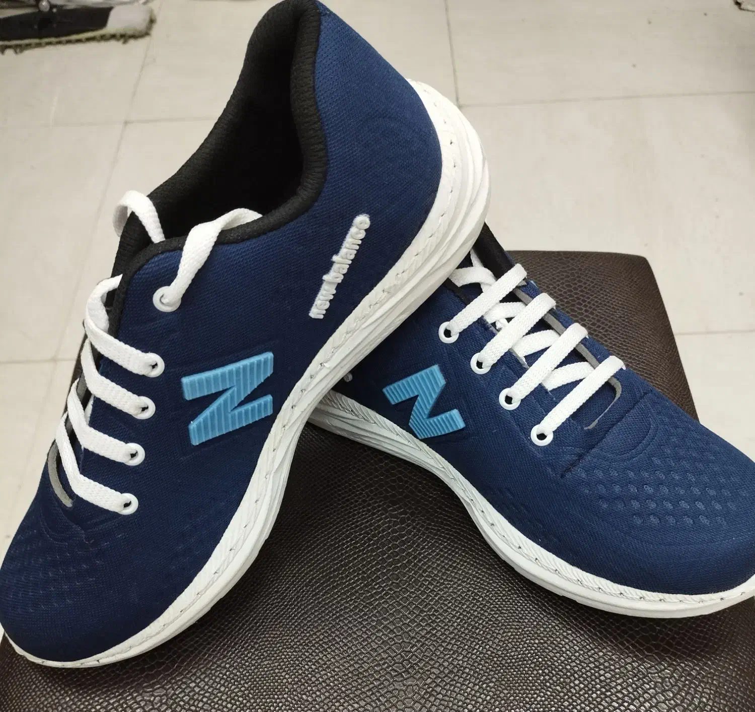 پوشاک . کتونی . صندل . کلاه|لباس|پرند, فاز ۵|دیوار