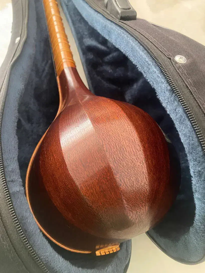 سه تار بهرامی|سازهای سنتی|سرپل ذهاب, |دیوار