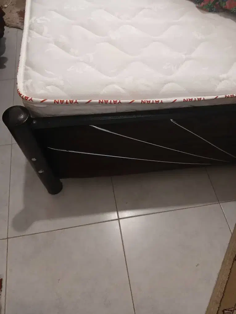 تخت خواب وتشک دونفره|تخت و سرویس خواب|کرج, حاجی آباد|دیوار