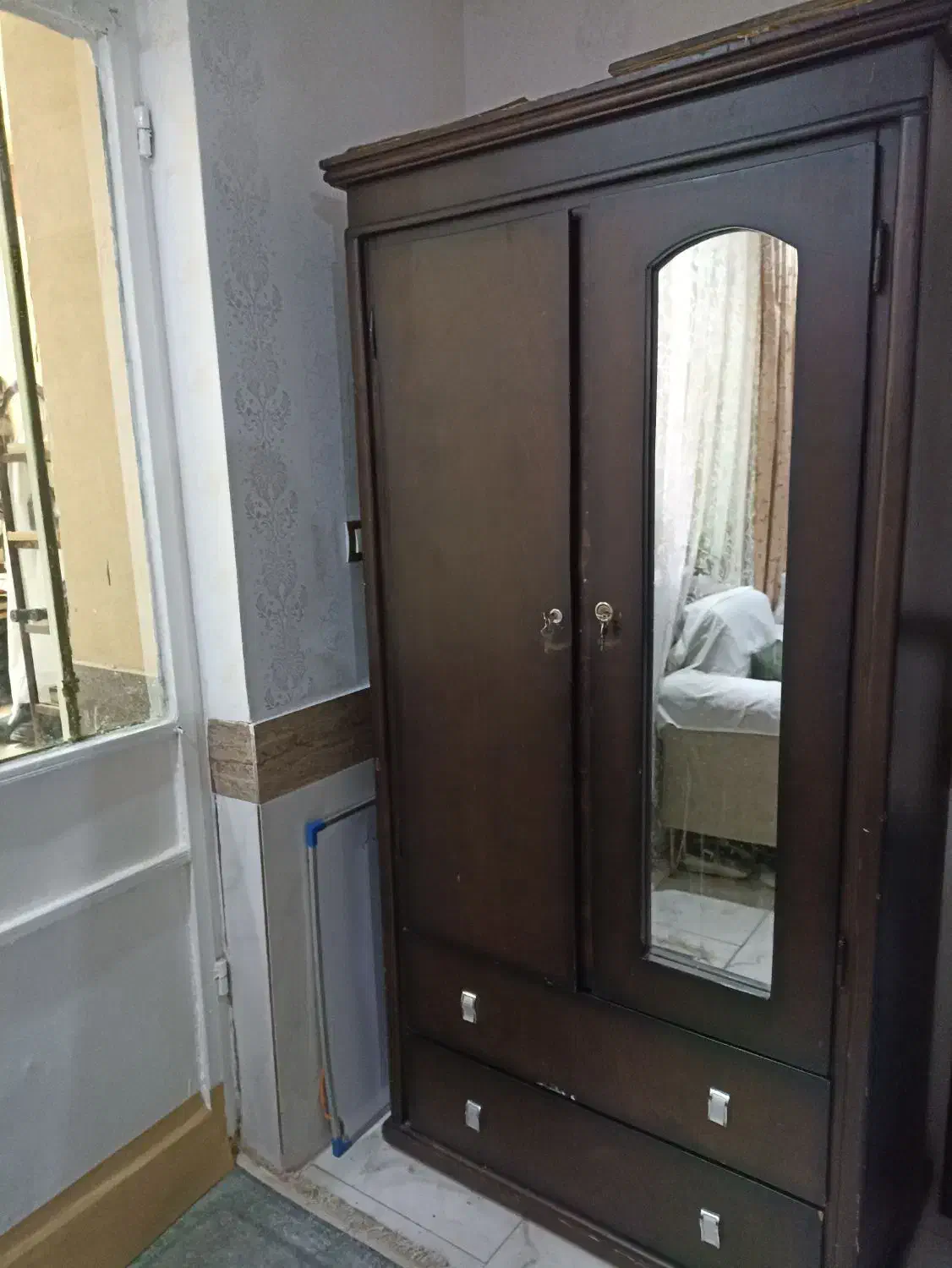 کمد و دراور|جاکفشی، کمد، دراور|مشهد, رده|دیوار