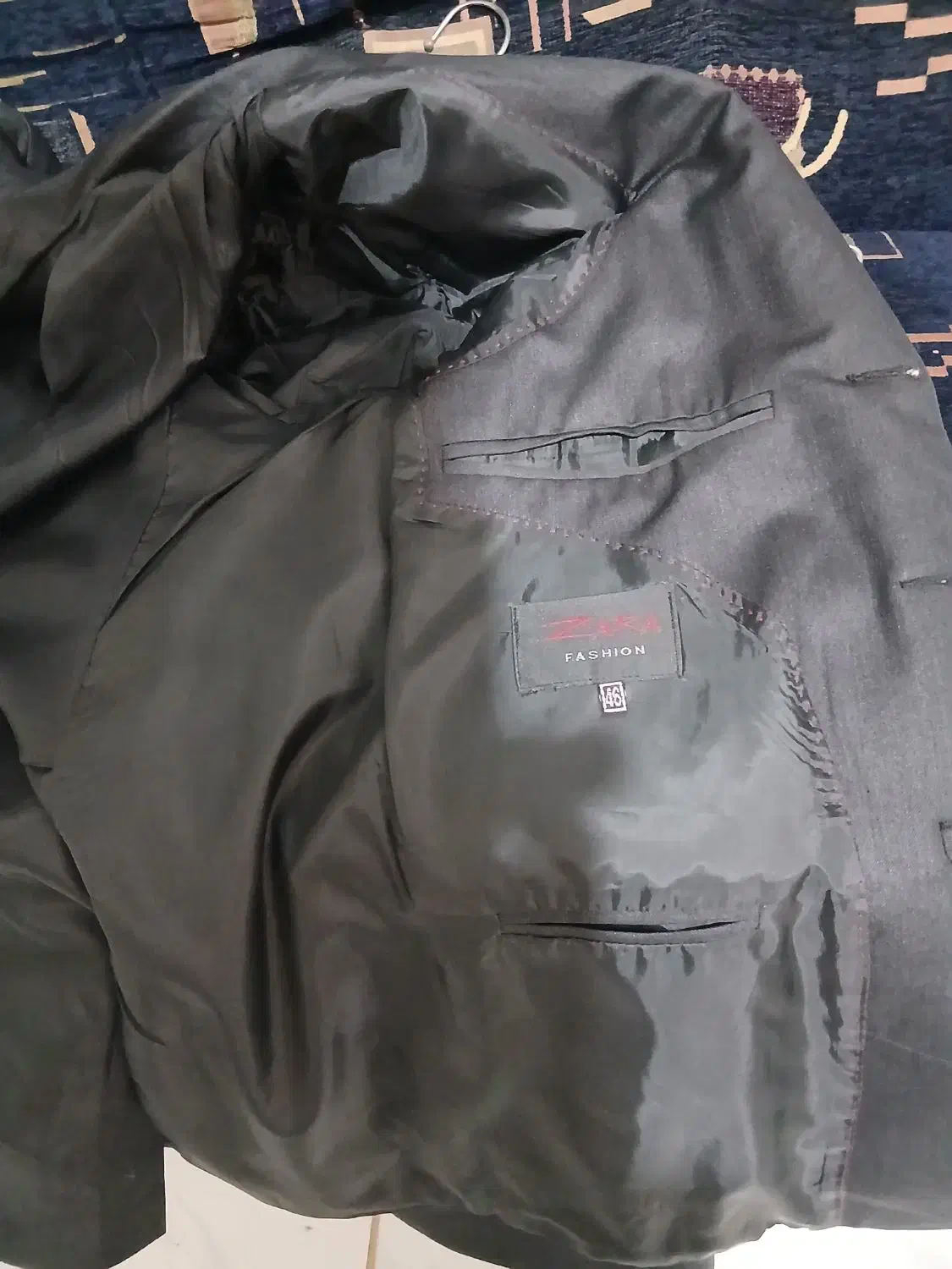 کت وشلوار|لباس|رشت, دباغیان|دیوار