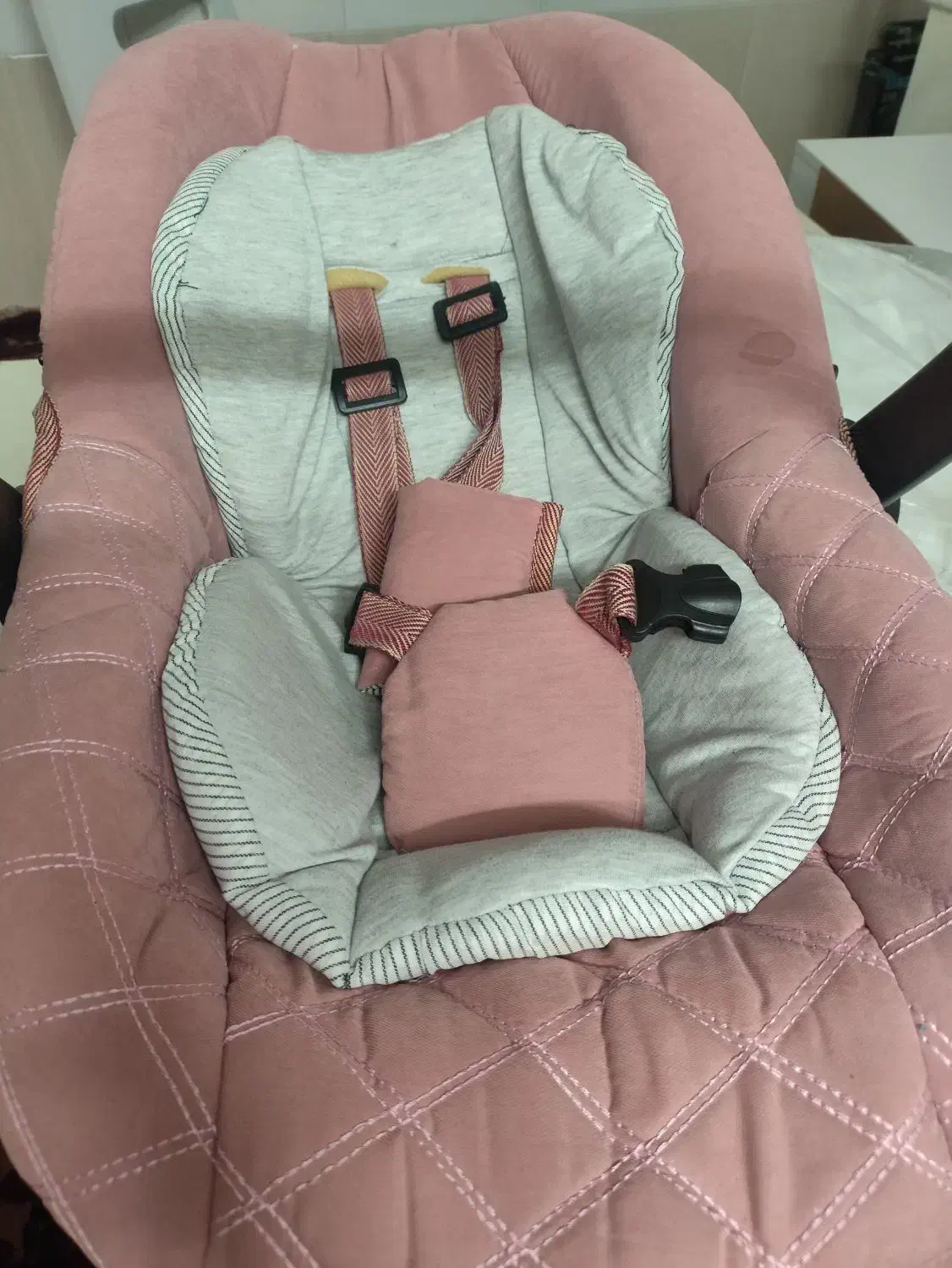 کریر|اسباب و اثاث بچه|قم, باغ کرباسی|دیوار