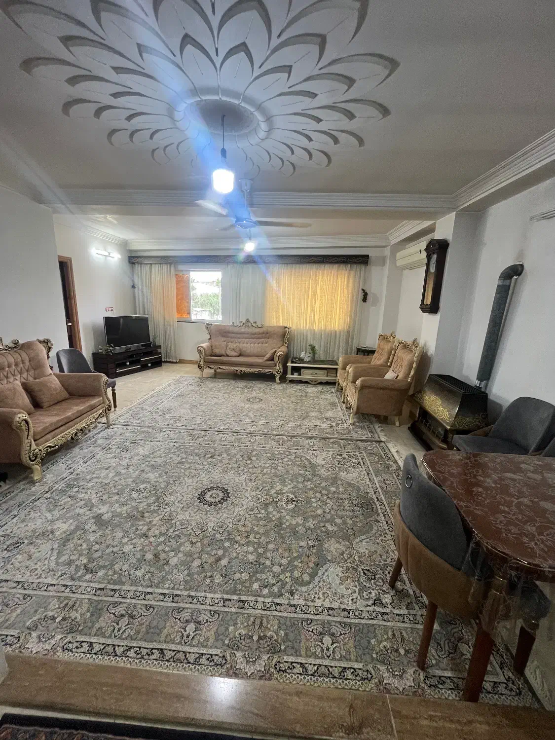 رهن واجارآپارتمان۱۰۰متری واقع درپل هوایی(آبندانسر)|اجارهٔ آپارتمان|قائم‌شهر, |دیوار