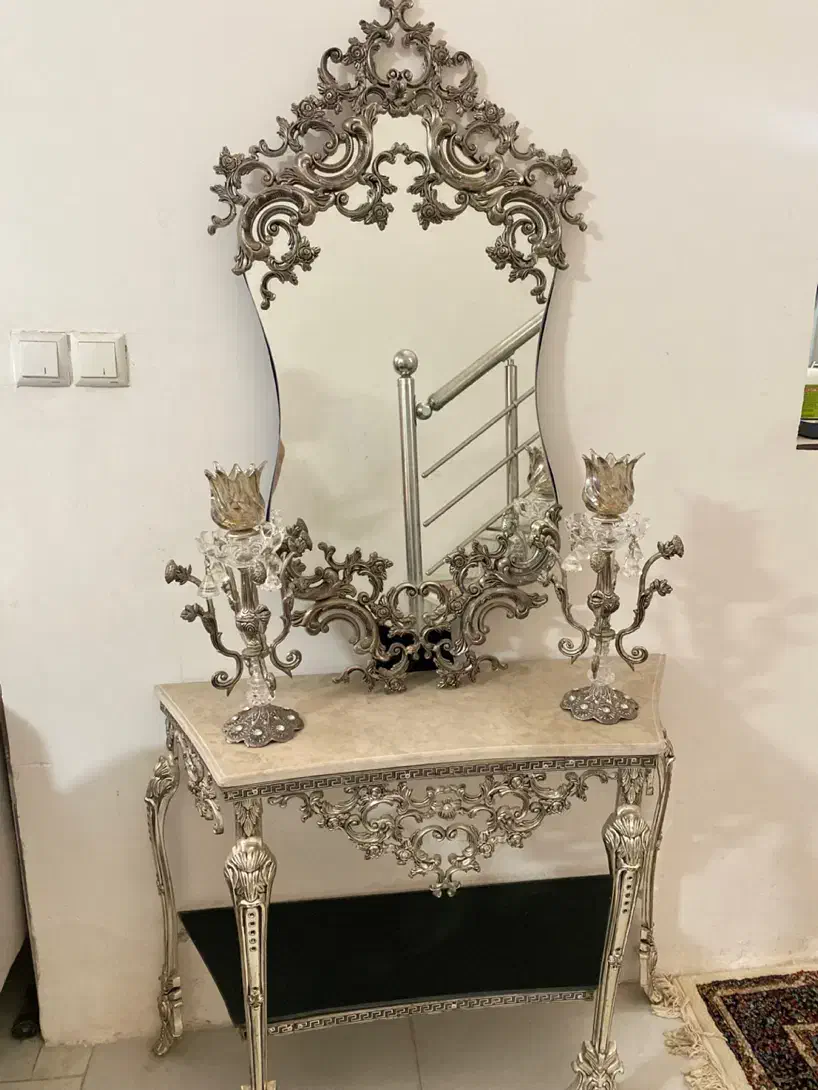 آینه و شمعدان و میز|آینه|نیشابور, پاستور|دیوار