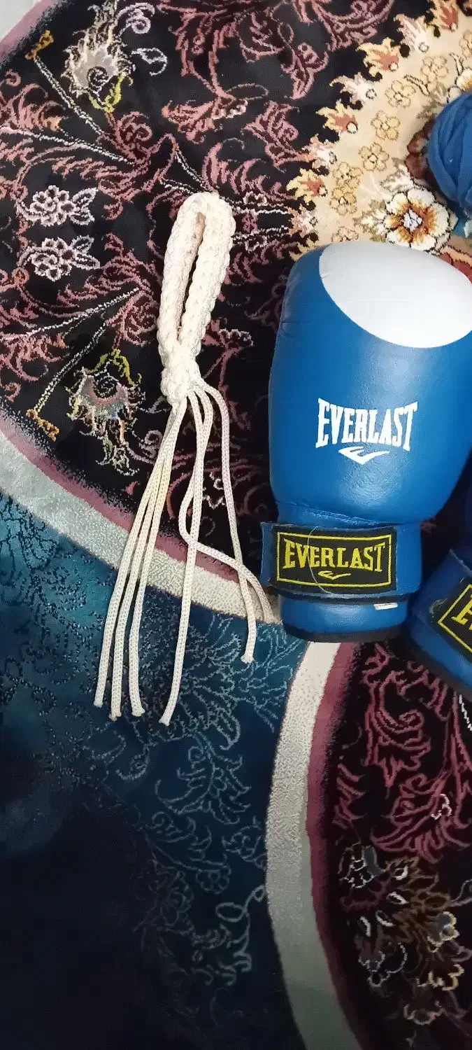 لوازم بوکس خیلی کم استفاده شده|تجهیزات ورزشی|تهران, کوثر|دیوار