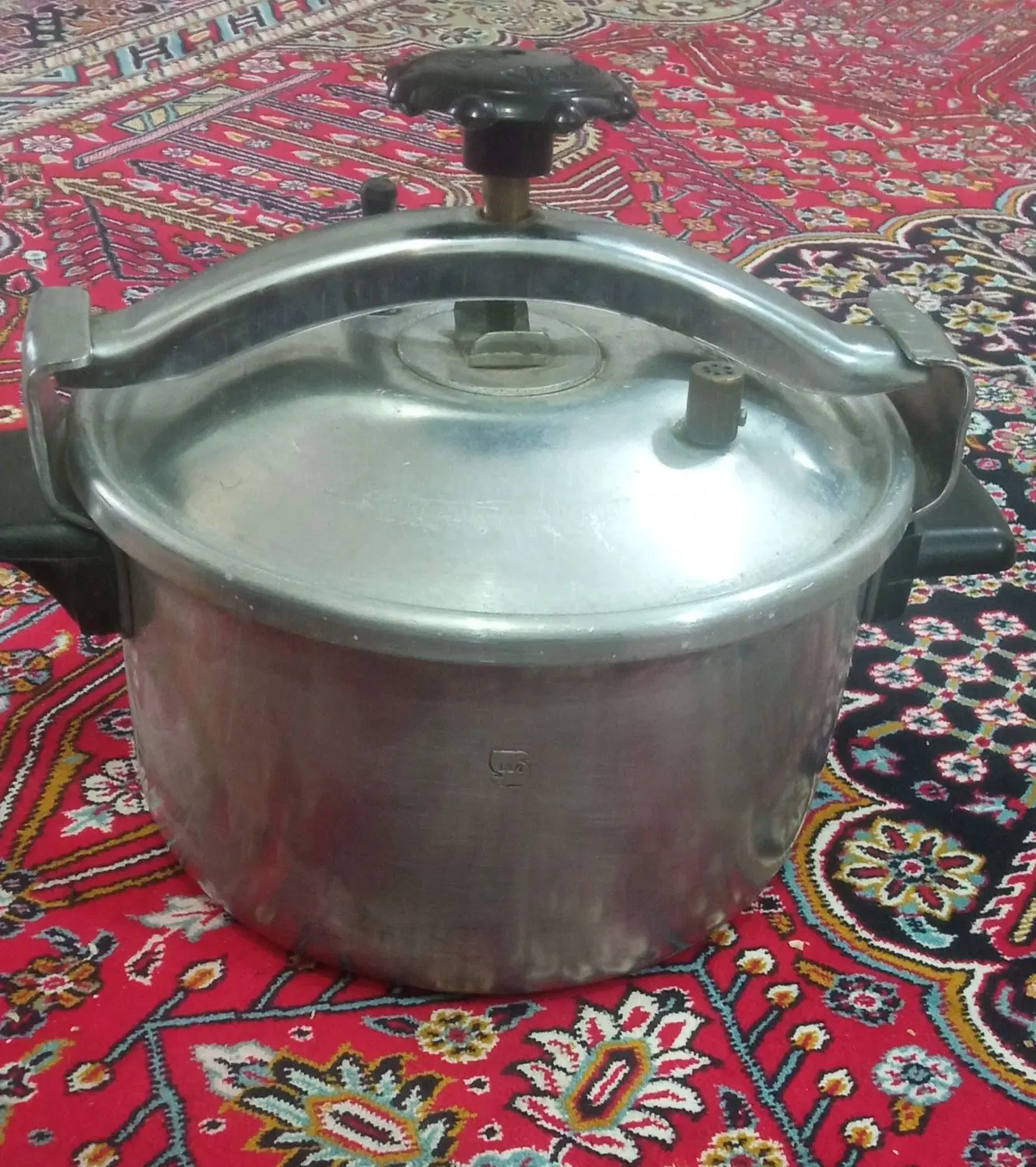 زود پز|ظروف پخت‌وپز|دوگنبدان, |دیوار