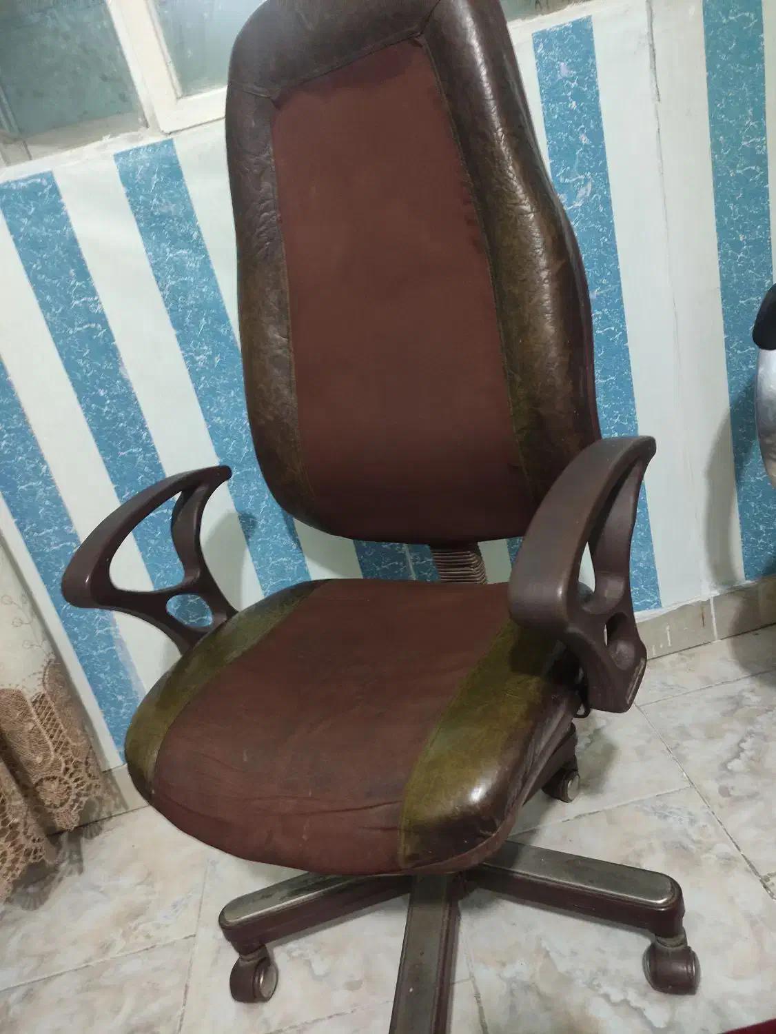 صندلی چرخ دار شرکتی|مبلمان اداری|فردیس, شهرک شهید حسینی|دیوار