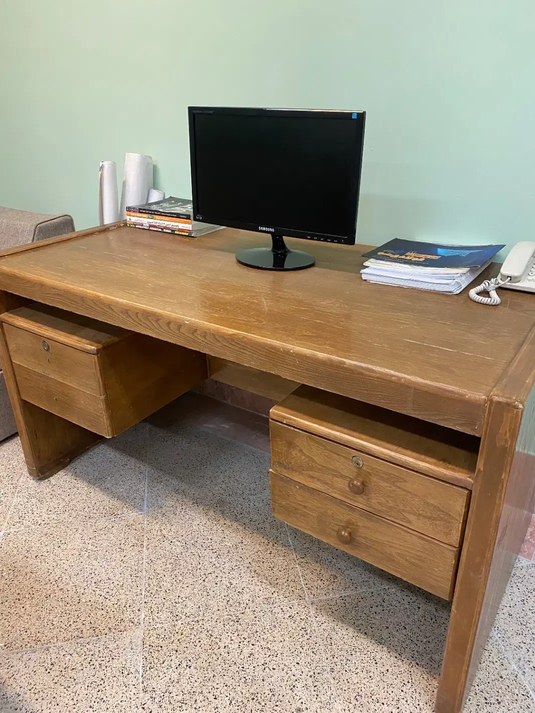 میز چوبی اداری|مبلمان اداری|سمنان, |دیوار