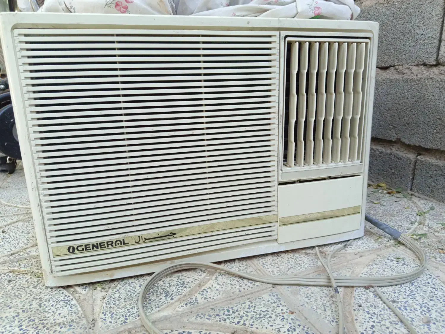 کولرگازی پنجره ایی اوجنرال موتور آمریکایی ۱۸۰۰۰|کولر گازی و فن‌کوئل|ماهان, |دیوار