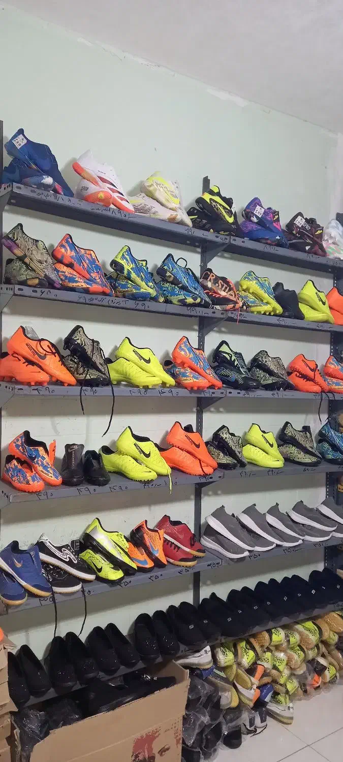 کفش ورزشی سالن سالنی فوتسال فوتبال چمن مصنوعی|کیف، کفش، کمربند|ایلام, |دیوار