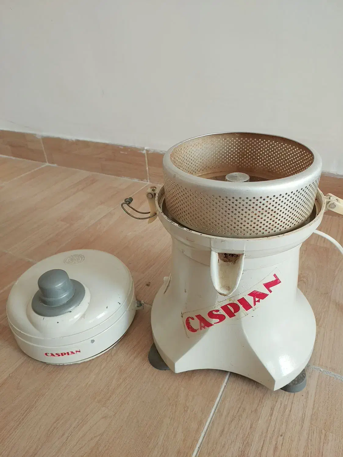 آب‌میوه گیری CASPIAN|آبمیوه‌گیر و آب‌مرکبات‌گیر|تبریز, |دیوار