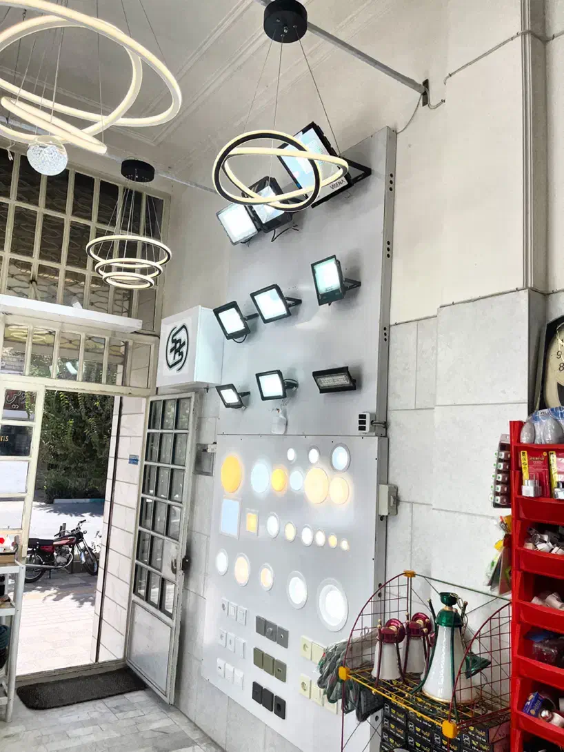 فروش ویژه کالای برق سالاراقساطی بدون روکش|لامپ و چراغ|یزد, |دیوار