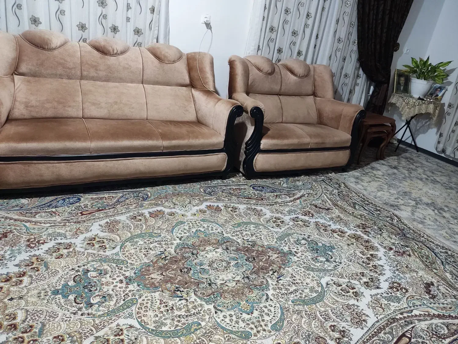 مبل 7 نفره دسته چوبی در حد نو|مبلمان خانگی و میز عسلی|زیرآب, |دیوار