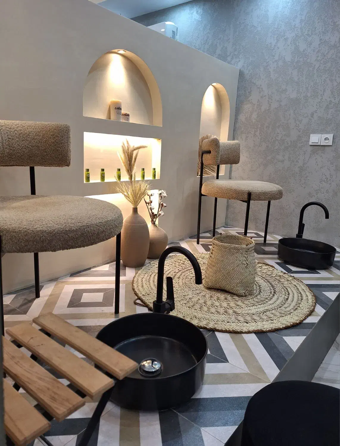 دستیار ناخن|استخدام درمانی، زیبایی، بهداشتی|تهران, سنائی|دیوار