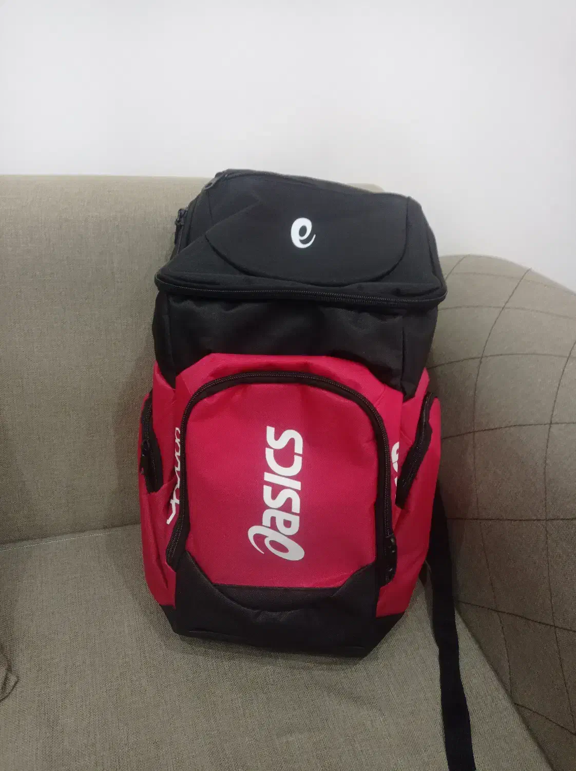 کوله ورزشی|کیف، کفش، کمربند|قم, بنیاد|دیوار