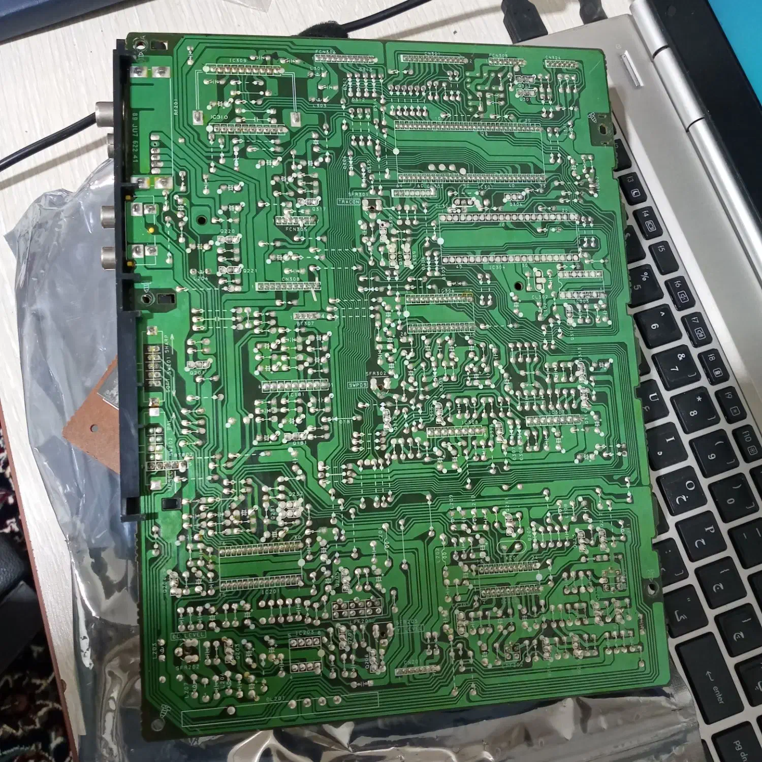 قطعات استوک ویدیو BETA و VHS|پخش‌کننده DVD و ویدیو|اندیشه, اندیشه فاز ۳|دیوار