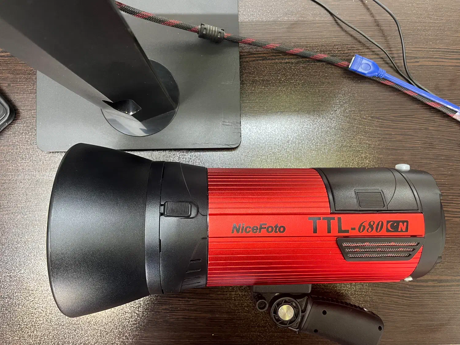 فروش فلاش پرتابل عکاسی نایس فتو|دوربین عکاسی و فیلم‌برداری|شاهرود, |دیوار