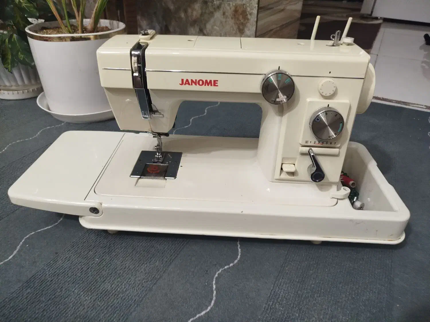 چرخ خیاطی|چرخ خیاطی و ریسندگی|تربت‌حیدریه, قائم|دیوار