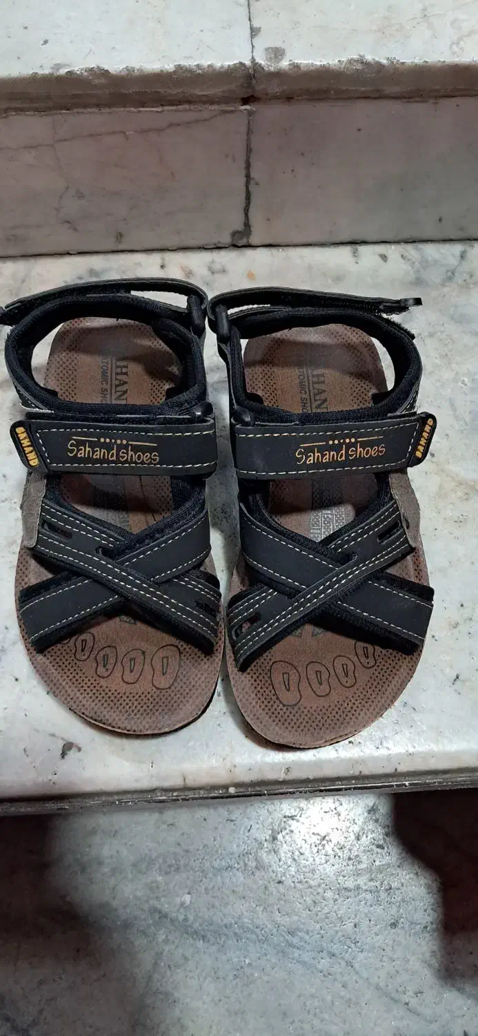 کفش صندل|کیف، کفش، کمربند|کرج, ساسانی (قلمستان)|دیوار