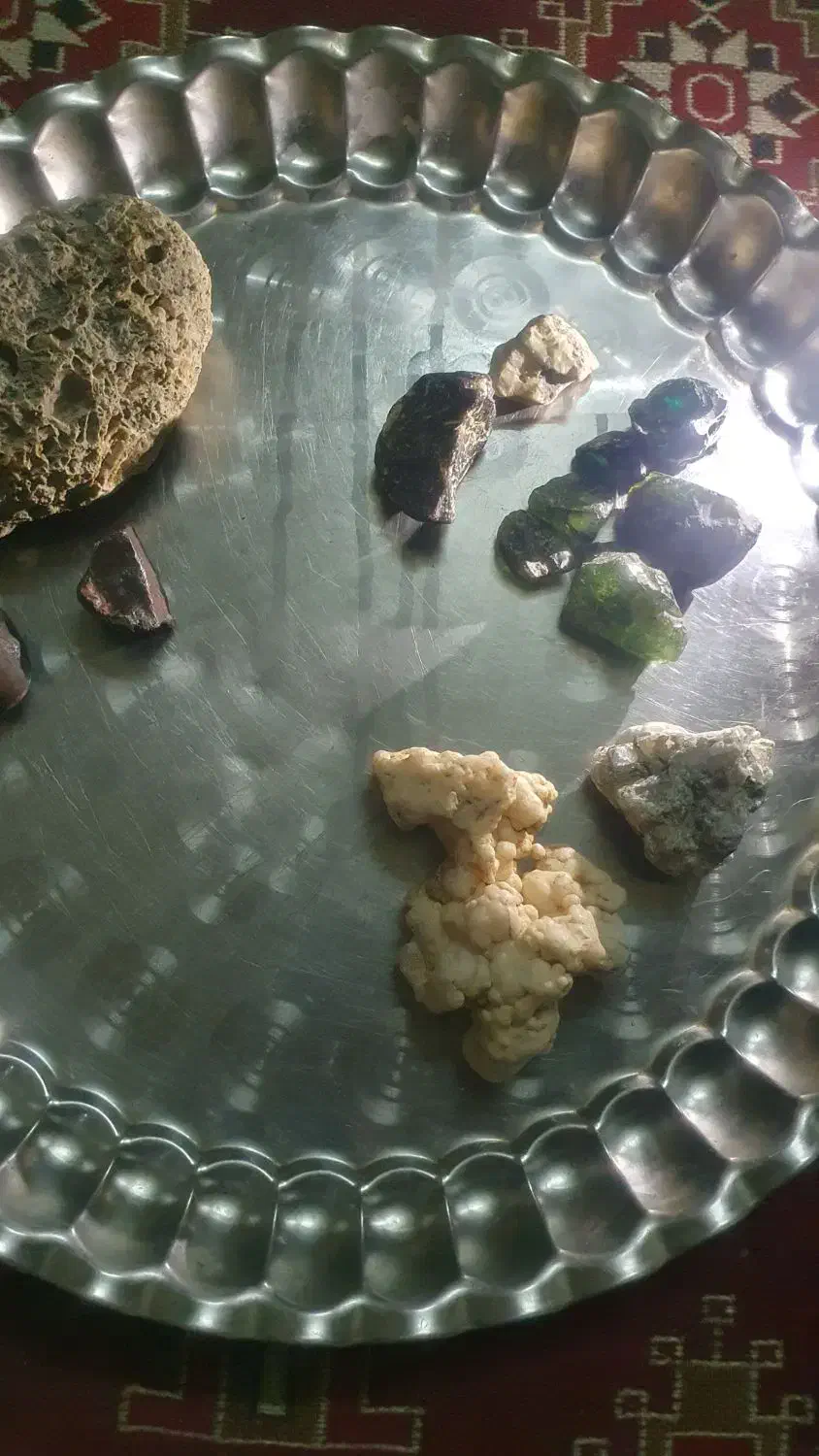 تعدادی سنگ قیمتی|کلکسیون اشیاء عتیقه|آزادشهر, |دیوار