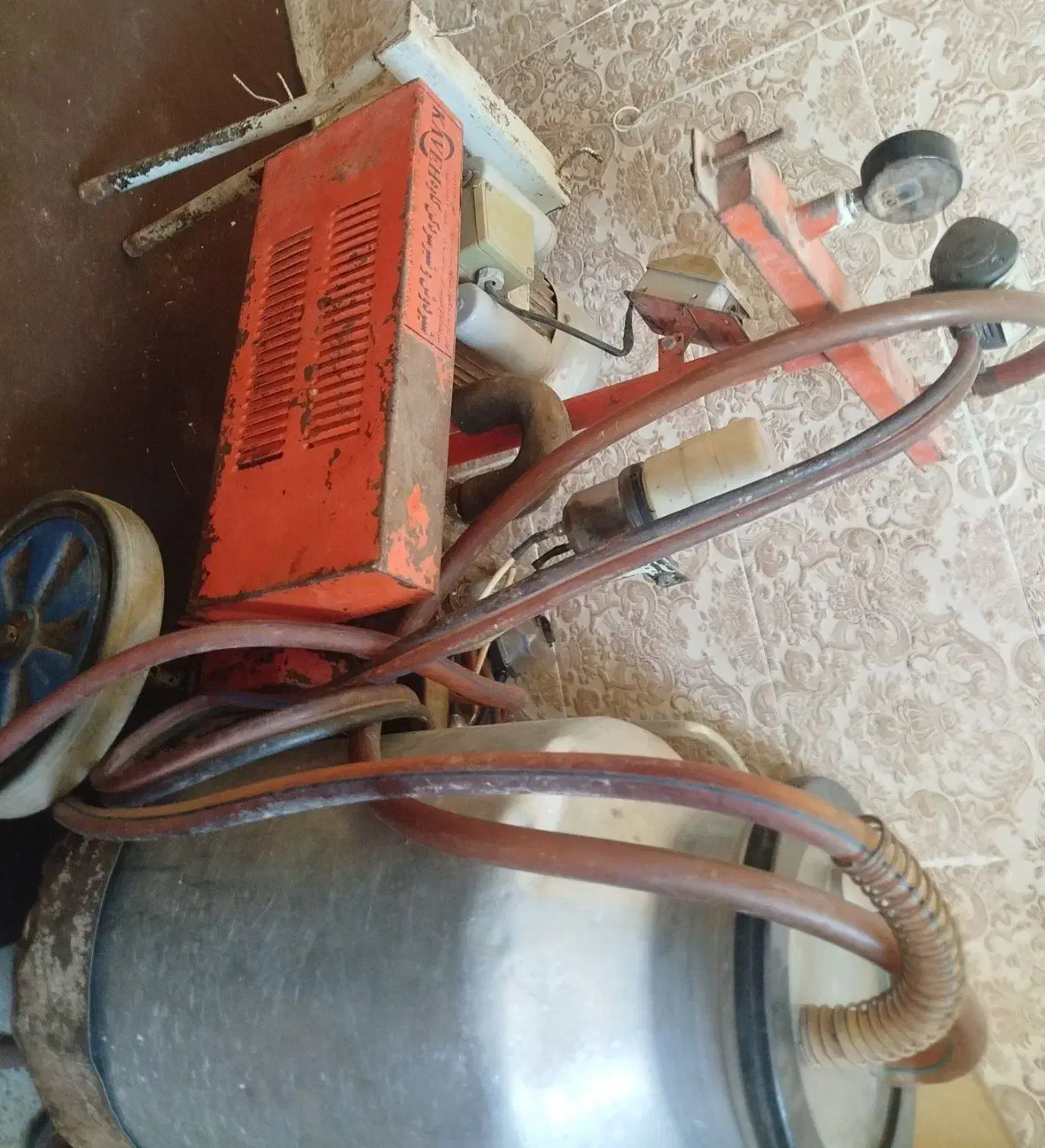 شیر دوش|لوازم جانبی حیوانات|سبزوار, قصبه شرقی|دیوار