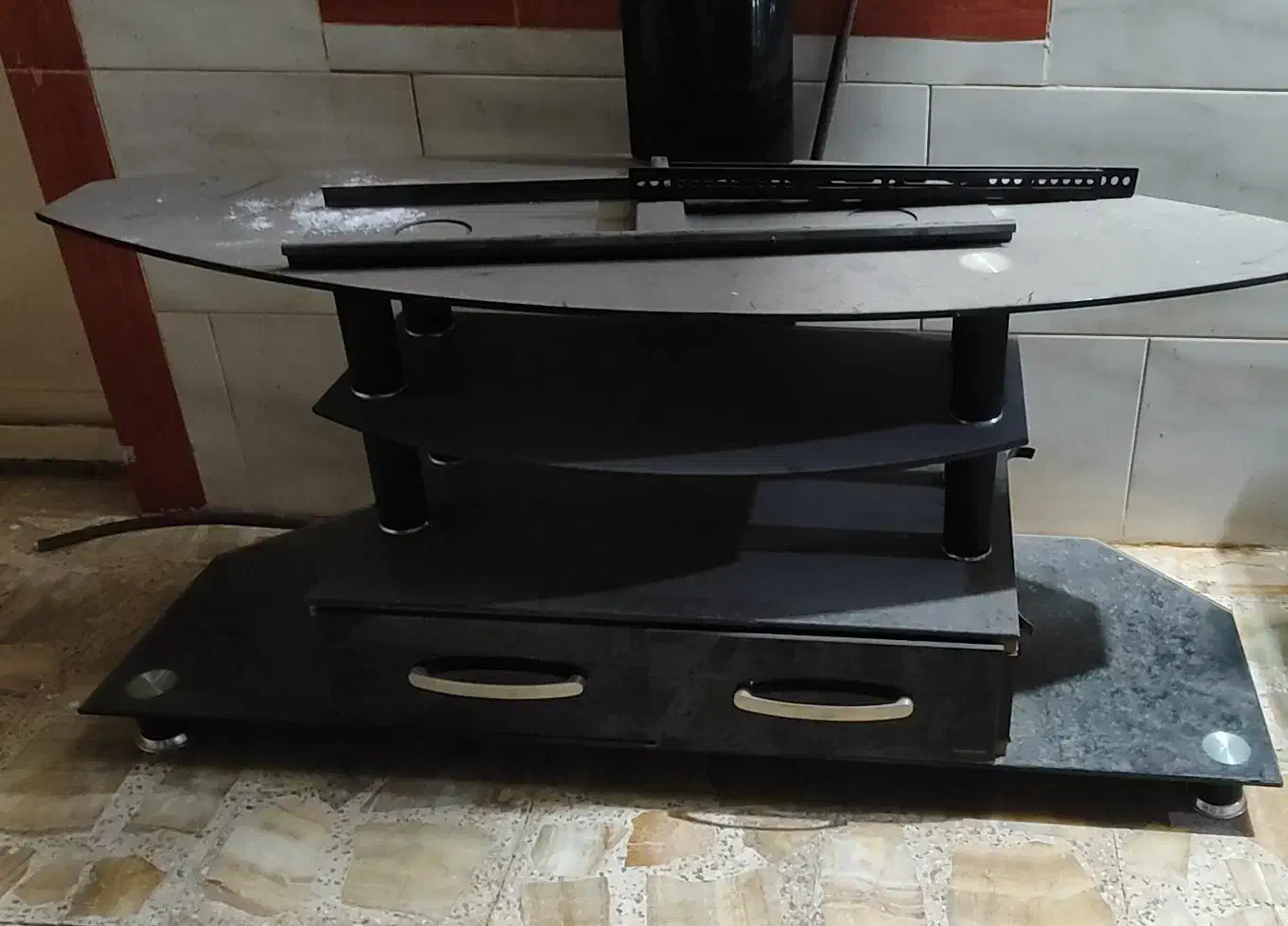 ۲ عدد میز تی وی|میز تلویزیون|گتوند, |دیوار