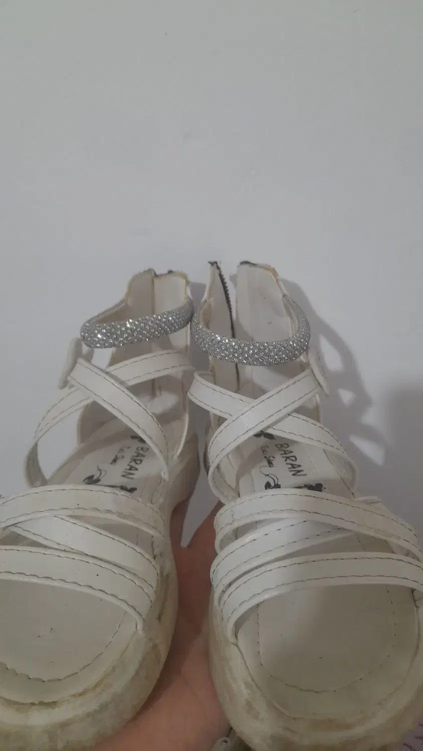 کفش|کیف، کفش، کمربند|رشت, لاکان|دیوار