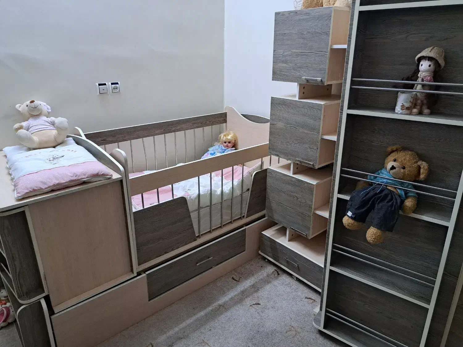 تخت کودک قابل تبدیل به تخت نوجوان و میز تحریر|تخت و سرویس خواب|زاهدان, |دیوار