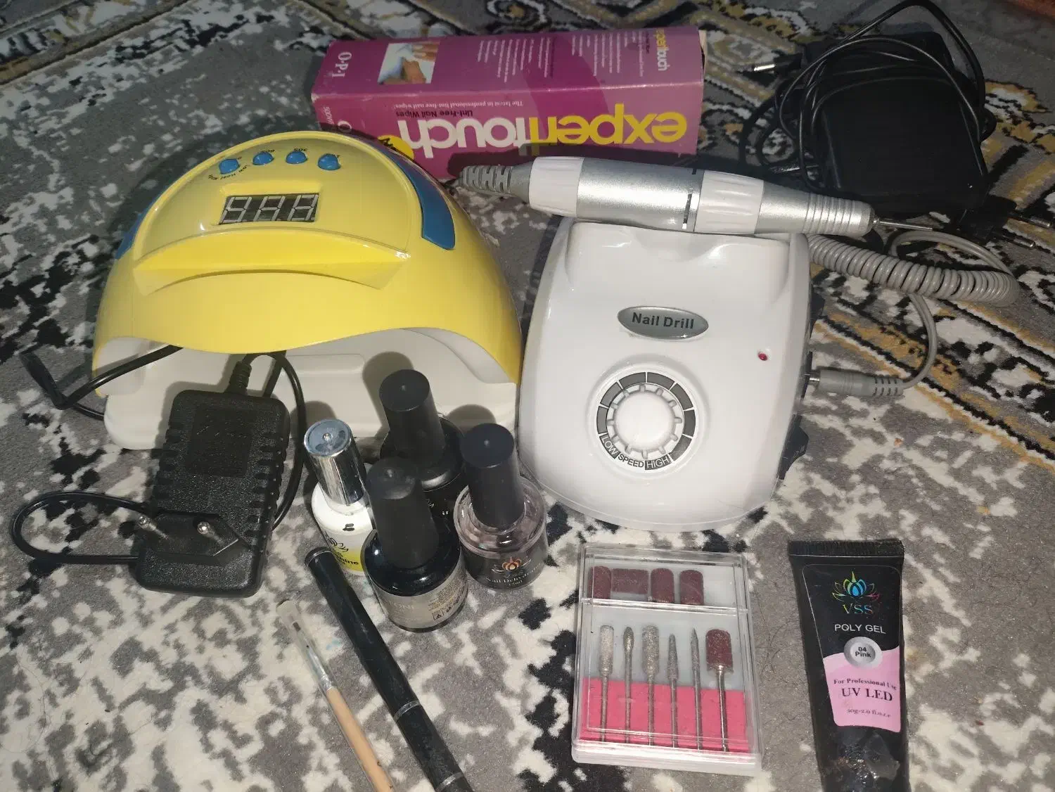 ناخن|آرایشگاه و سالن‌های زیبایی|کلاچای, |دیوار