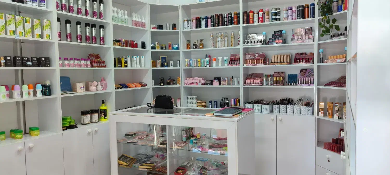 واگذاری به علت مهاجرت ، زیر قیمت|آرایشی، بهداشتی، درمانی|سلماس, |دیوار