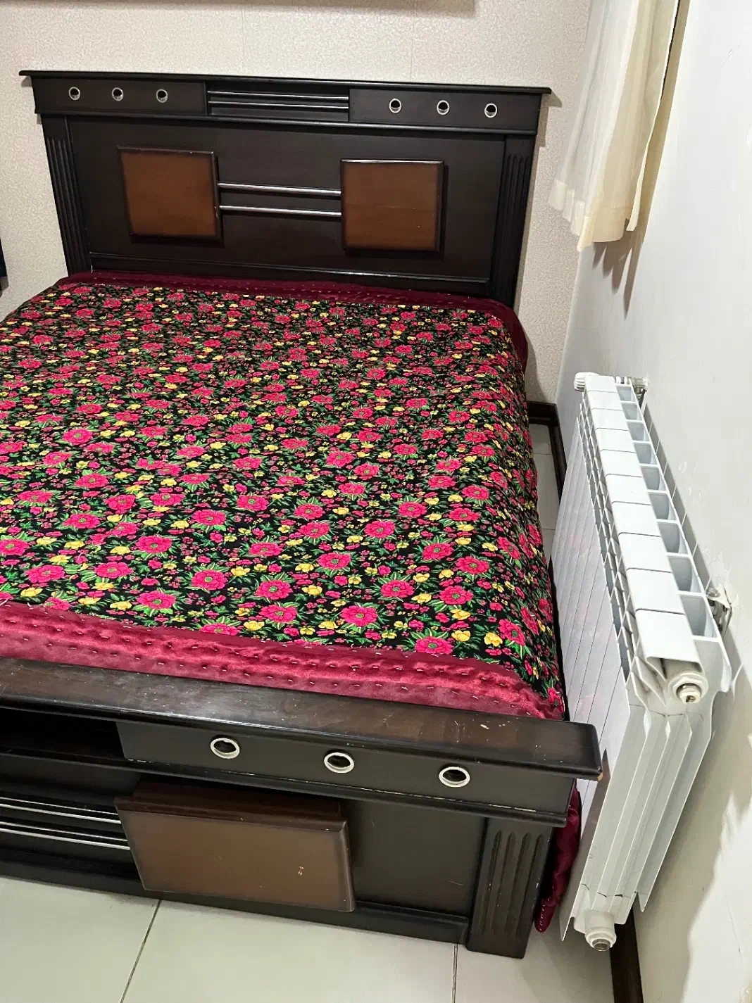 تخت دو نفره کارکرده|تخت و سرویس خواب|سنندج, |دیوار