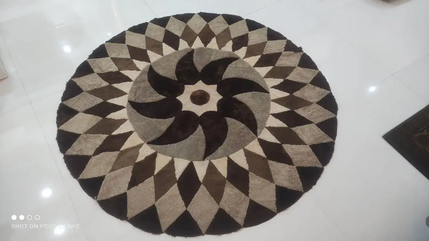 قالیچه|فرش|مشهد, هفت تیر (حافظ)|دیوار