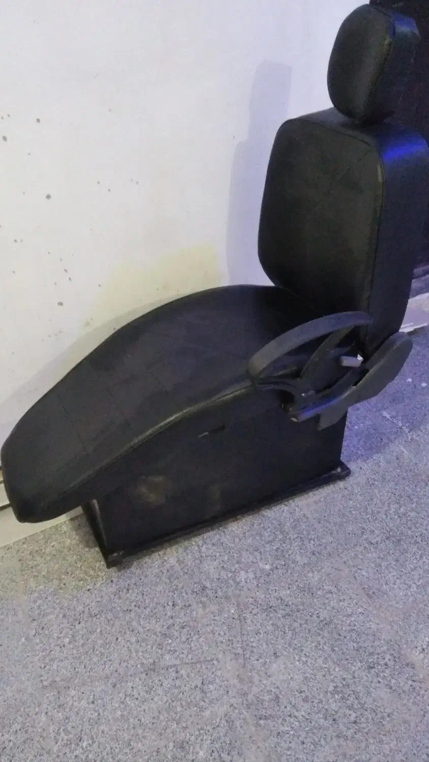 صندلی|مبلمان اداری|هشتگرد, فاز ۷ مهستان|دیوار