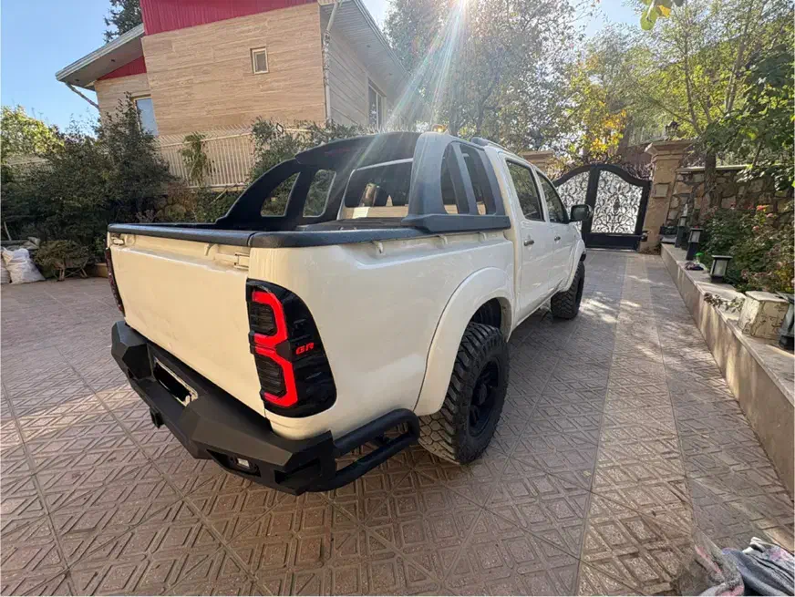 هایلوکس۲۰۱۰  اتوماتیک|خودرو سواری و وانت|تهران, آجودانیه|دیوار