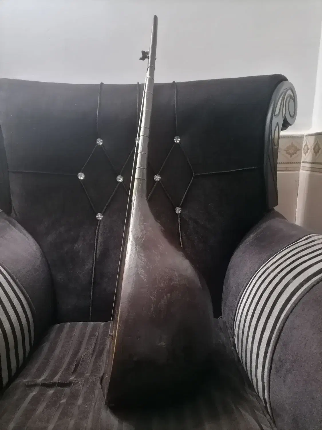 دوتار خوش صدا کاسه بزرگ خوش پنجه|سازهای سنتی|گرگان, |دیوار