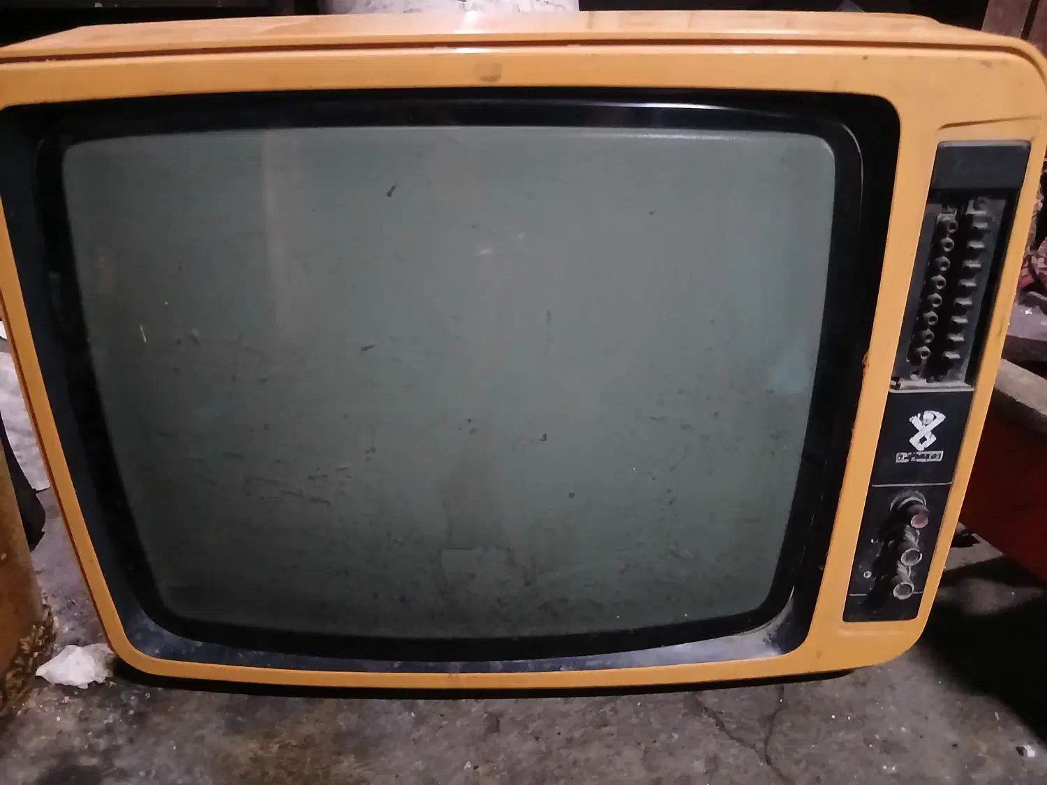 تلوزیون قدیمی|تلویزیون و پروژکتور|مشهد, ایمان|دیوار