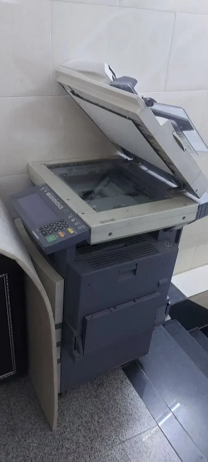 پرینتر ایستاده توشیبا. سیاه سفید|پرینتر، اسکنر، کپی، فکس|اهواز, زندوکیلی|دیوار